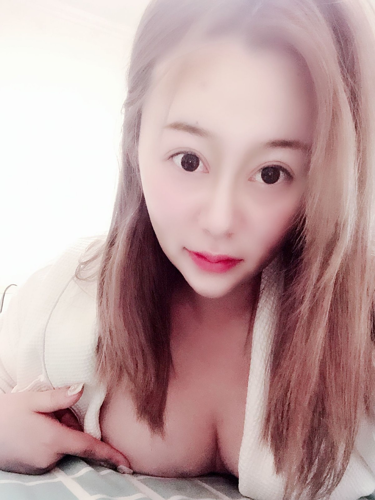 年轻腿长40C大胸妹 强烈推荐